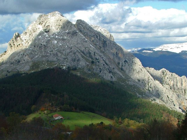 Senderismo en el Parque Natural de Urkiola