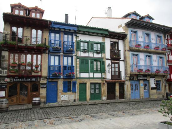 Plaza de Armas en Hondarribia - Qué visitar en el País Vasco